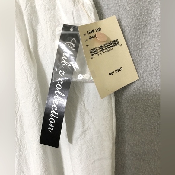 NWT~Club Z Collection White Capri Pants with Applique - Size Medium - Picture 5 of 8